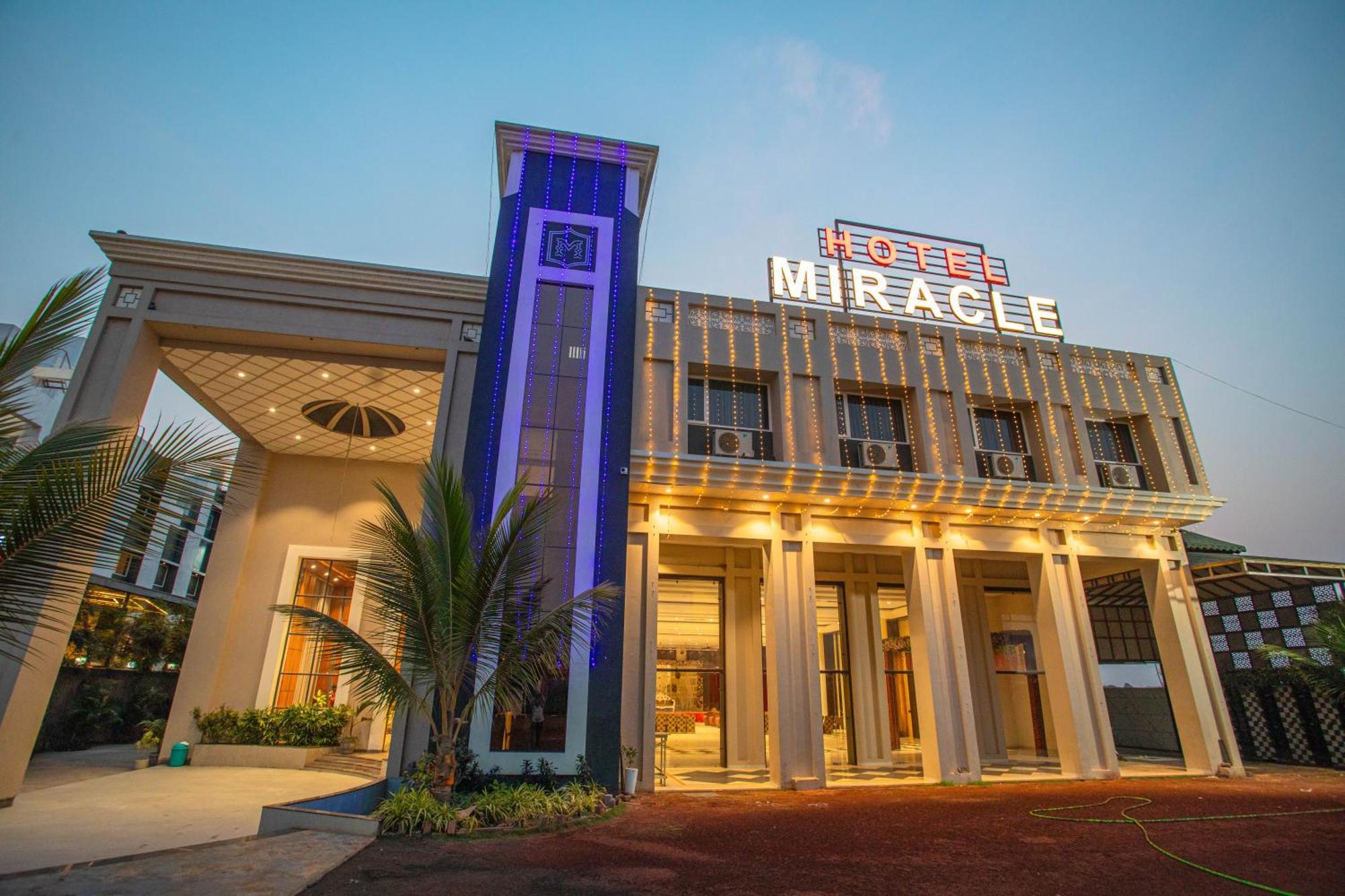 Hotel Miracle 2Km From Mahakal Temple Ujjain Zewnętrze zdjęcie