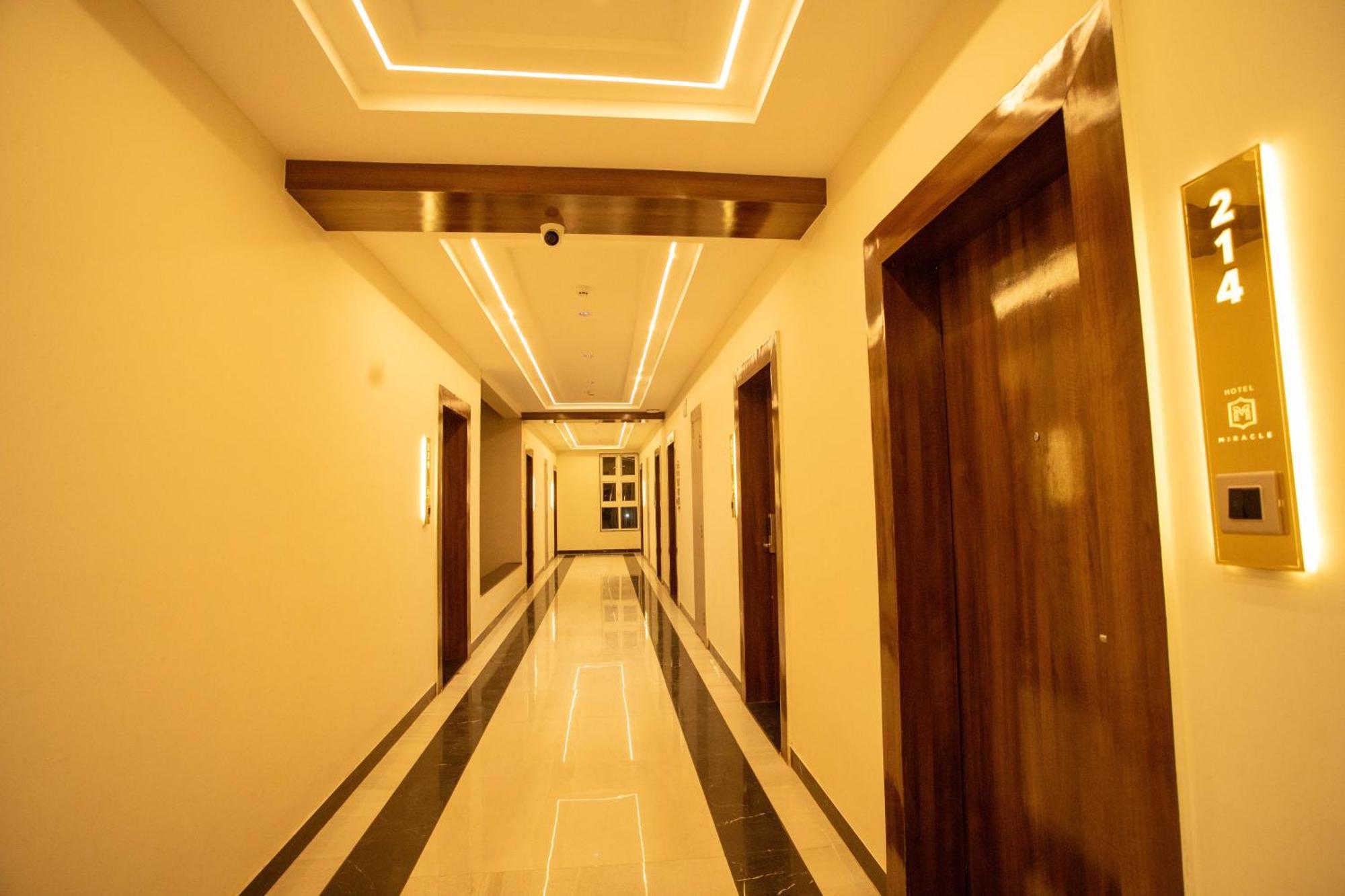 Hotel Miracle 2Km From Mahakal Temple Ujjain Zewnętrze zdjęcie