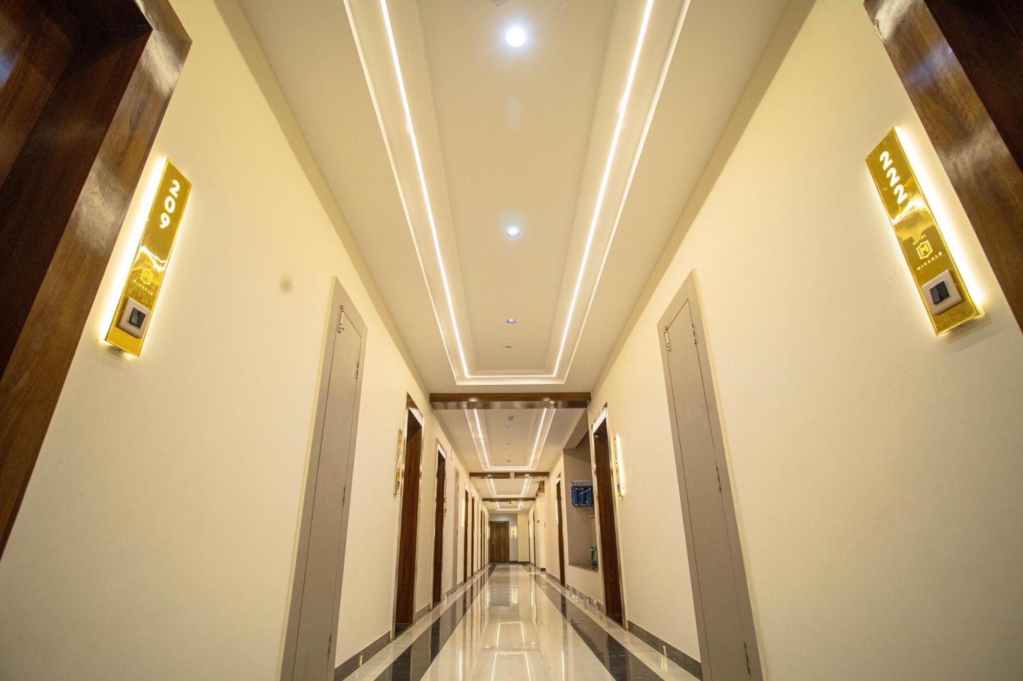 Hotel Miracle 2Km From Mahakal Temple Ujjain Zewnętrze zdjęcie