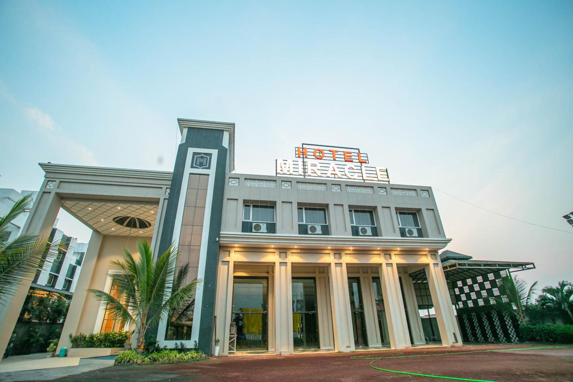Hotel Miracle 2Km From Mahakal Temple Ujjain Zewnętrze zdjęcie