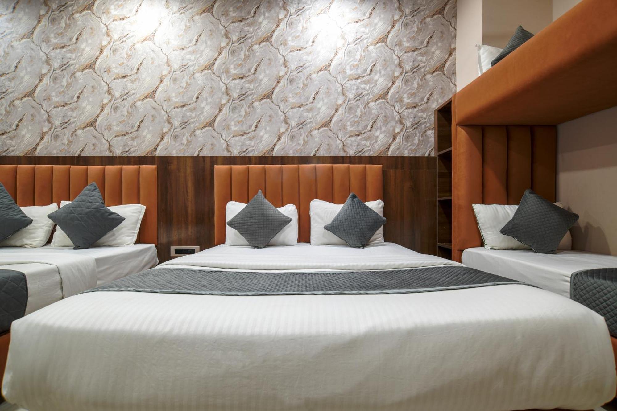 Hotel Miracle 2Km From Mahakal Temple Ujjain Zewnętrze zdjęcie