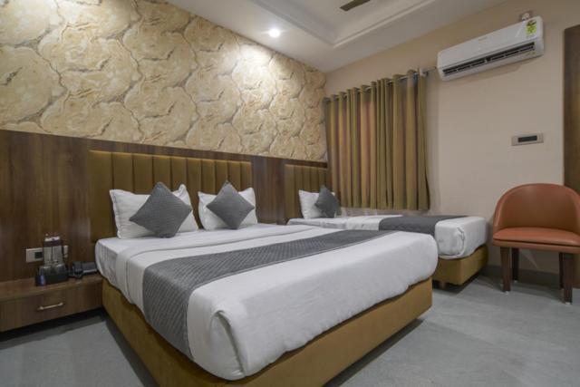 Hotel Miracle 2Km From Mahakal Temple Ujjain Zewnętrze zdjęcie