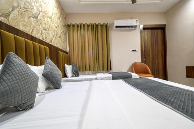 Hotel Miracle 2Km From Mahakal Temple Ujjain Zewnętrze zdjęcie