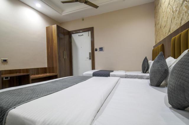 Hotel Miracle 2Km From Mahakal Temple Ujjain Zewnętrze zdjęcie